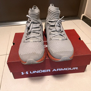 언더아머 호버 서밋 팻 타이어 미쉐린 블루투스 그레이/