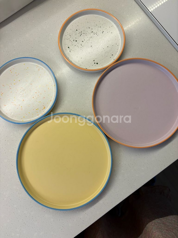 라운드앤플랫에이드 접시 4개 일괄--2