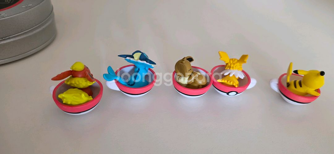 변신 메타몽, 컵 속의 포켓몬- 이브이 가챠 풀세트--2