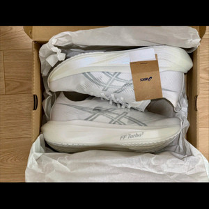 아식스 메가블라스트 런닝화 새상품