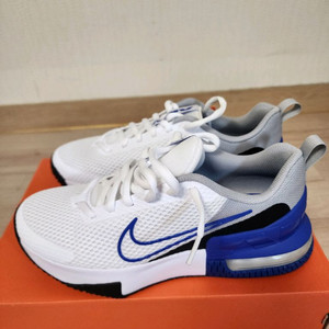 (새상품)나이키 에어맥스 러닝화 알파 260사이즈