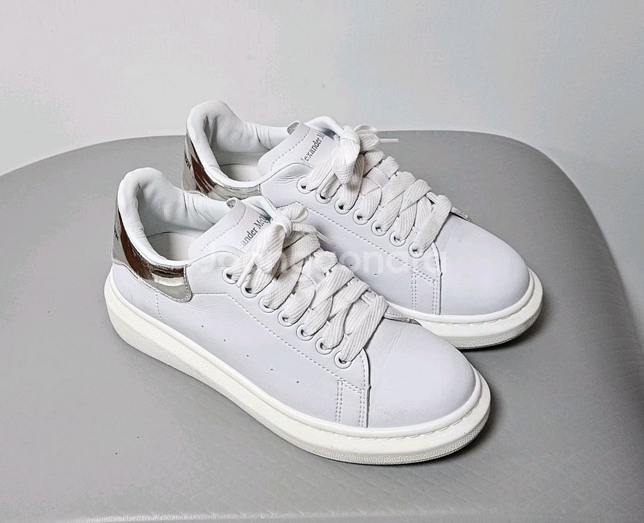 알렉산더 맥퀸 오버솔 스니커즈 38사이즈(240)--0