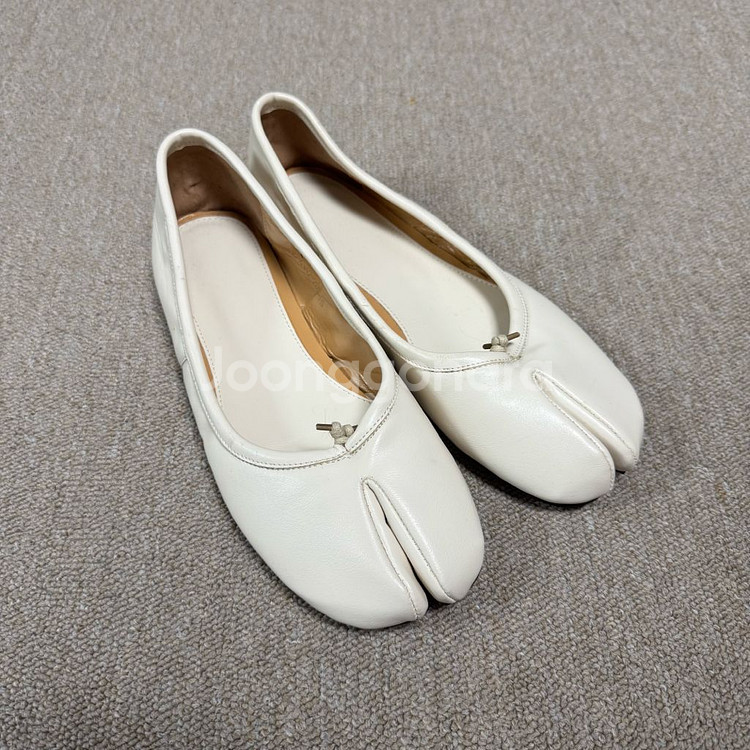 빅사이즈 말랑 타비 족발 플랫 265mm--2