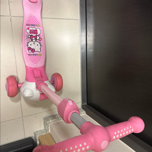 헬로키티 킥보드