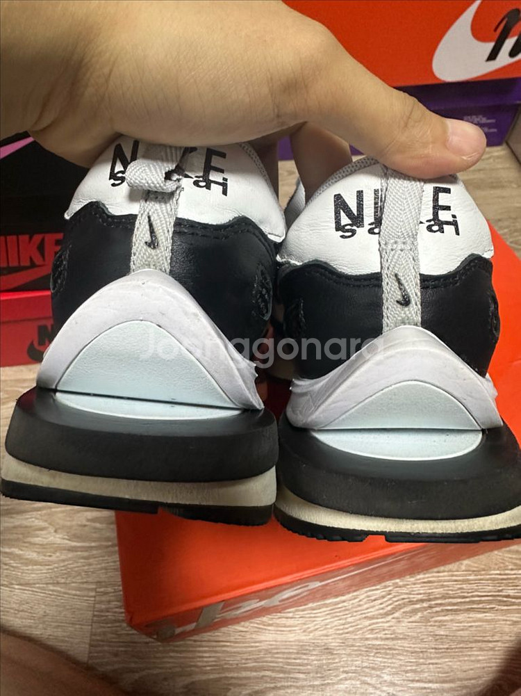 [255] 나이키 x 사카이 베이퍼와플 블랙 화이트--4