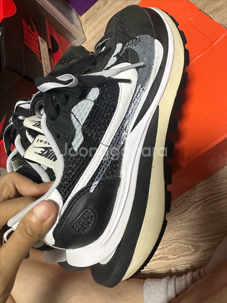 [255] 나이키 x 사카이 베이퍼와플 블랙 화이트--2