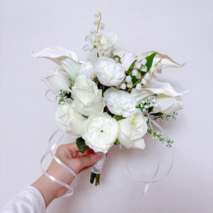 화이트 카라 장미 부케 실크플라워 웨딩 조화부케