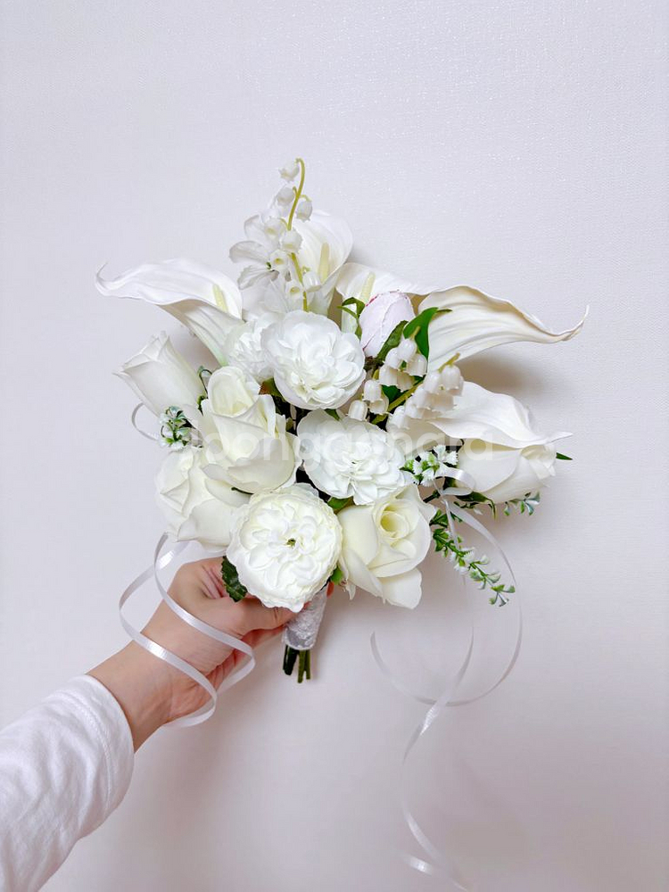 화이트 카라 장미 부케 실크플라워 웨딩 조화부케--1