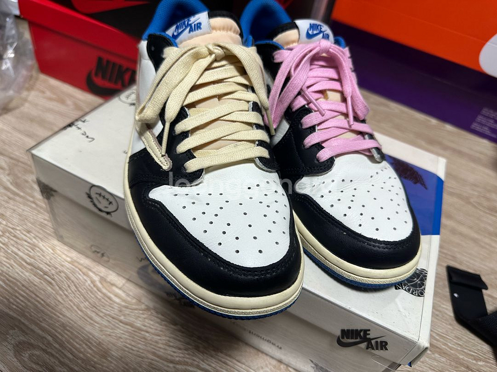 [255] 조던 1x 트래비스 스캇 x 프라그먼트--0