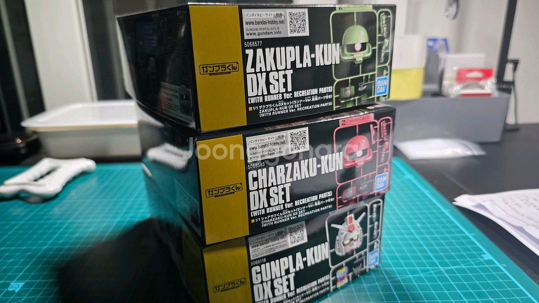 건프라군 자쿠프라군 샤아자쿠군--0