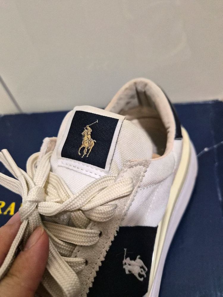 폴로 스니커즈 eu42 270 이미지