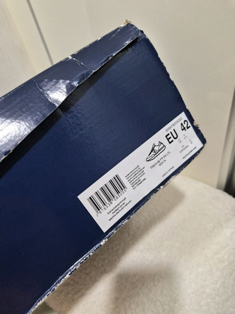 폴로 스니커즈 eu42 270 이미지