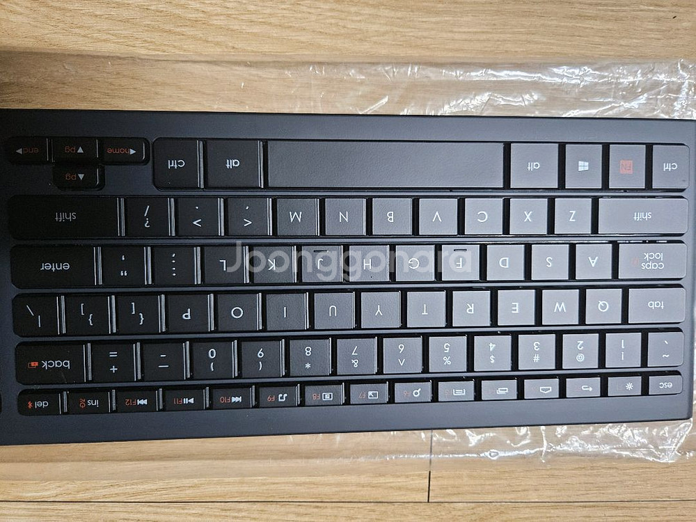 로지텍 블루투스 키보드 k830--2