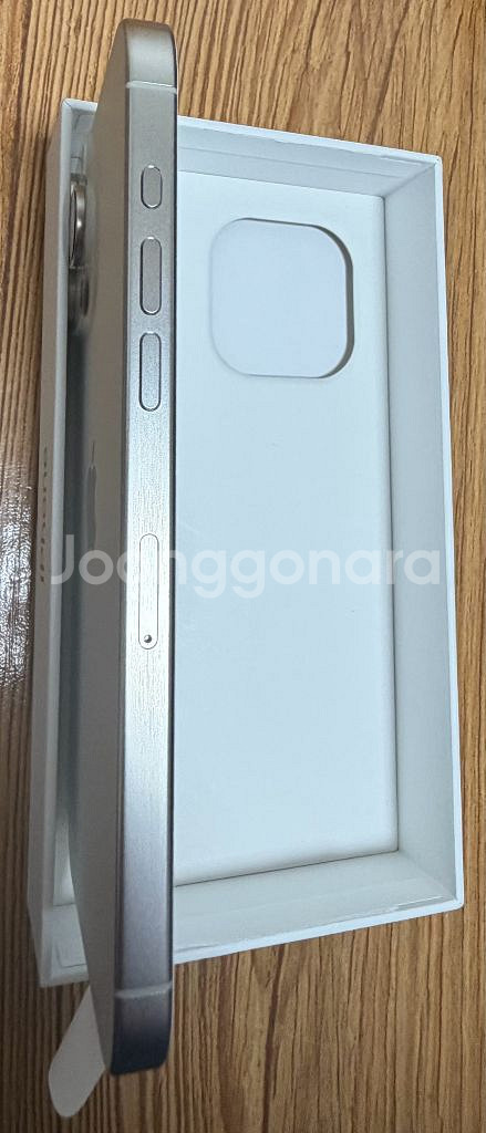 아이폰15 프로맥스 256GB 화이트 (리퍼) 팝니다.--6