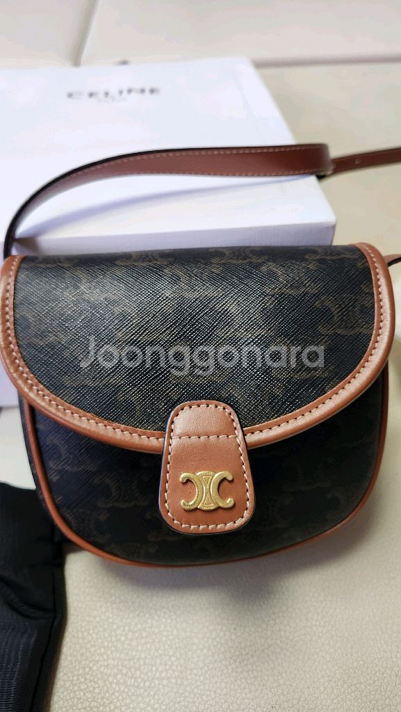 셀린느 미니베사체 가방--1