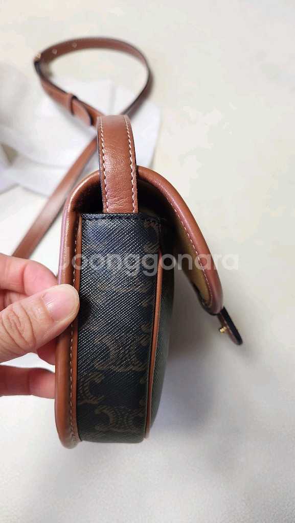 셀린느 미니베사체 가방--4