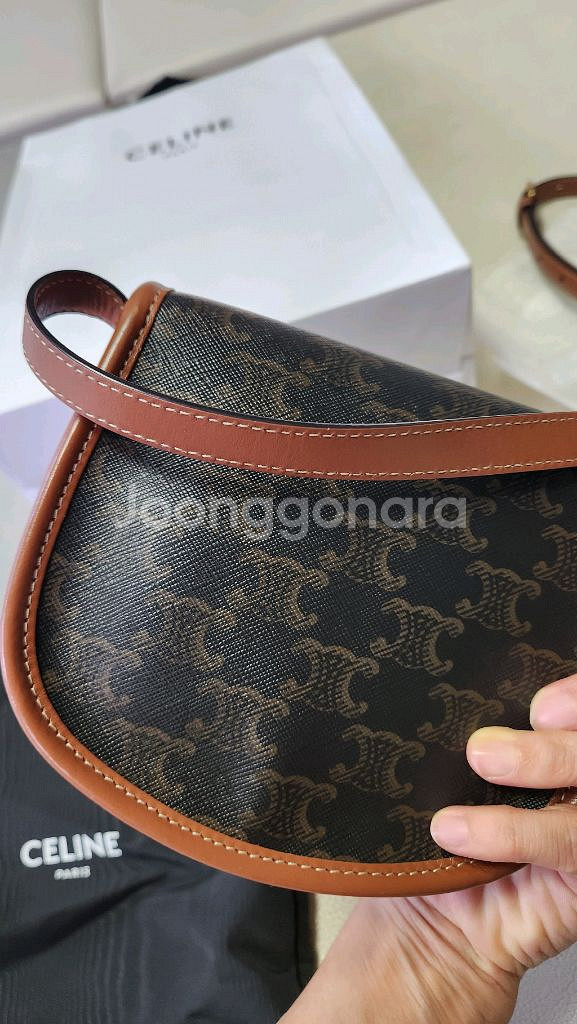 셀린느 미니베사체 가방--3