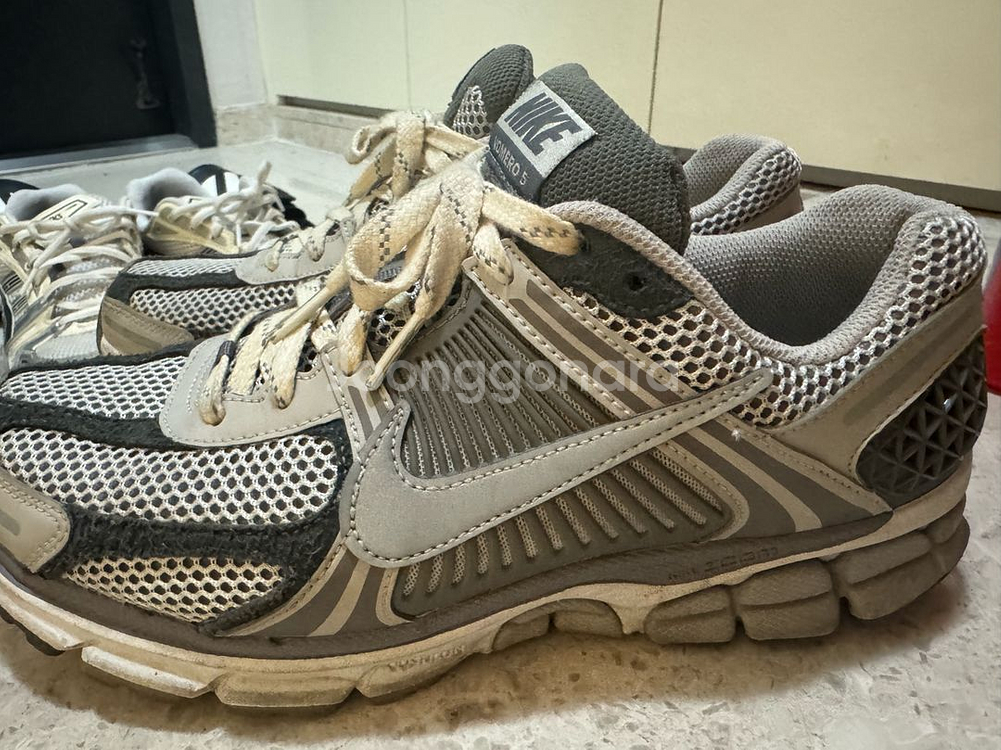 나이키 줌 보메로 5--0