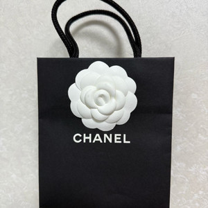 미사용 새것) 샤넬 쇼핑백 종이가방 까멜리아