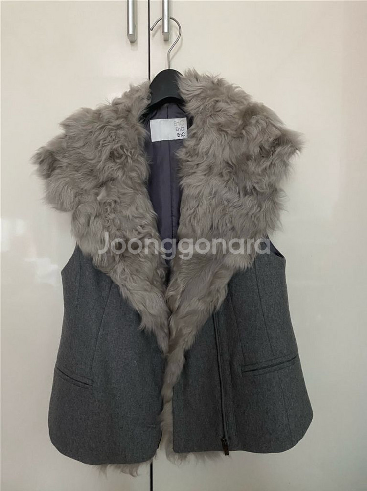 새제품)enc 양털모피 울 집업베스트--0