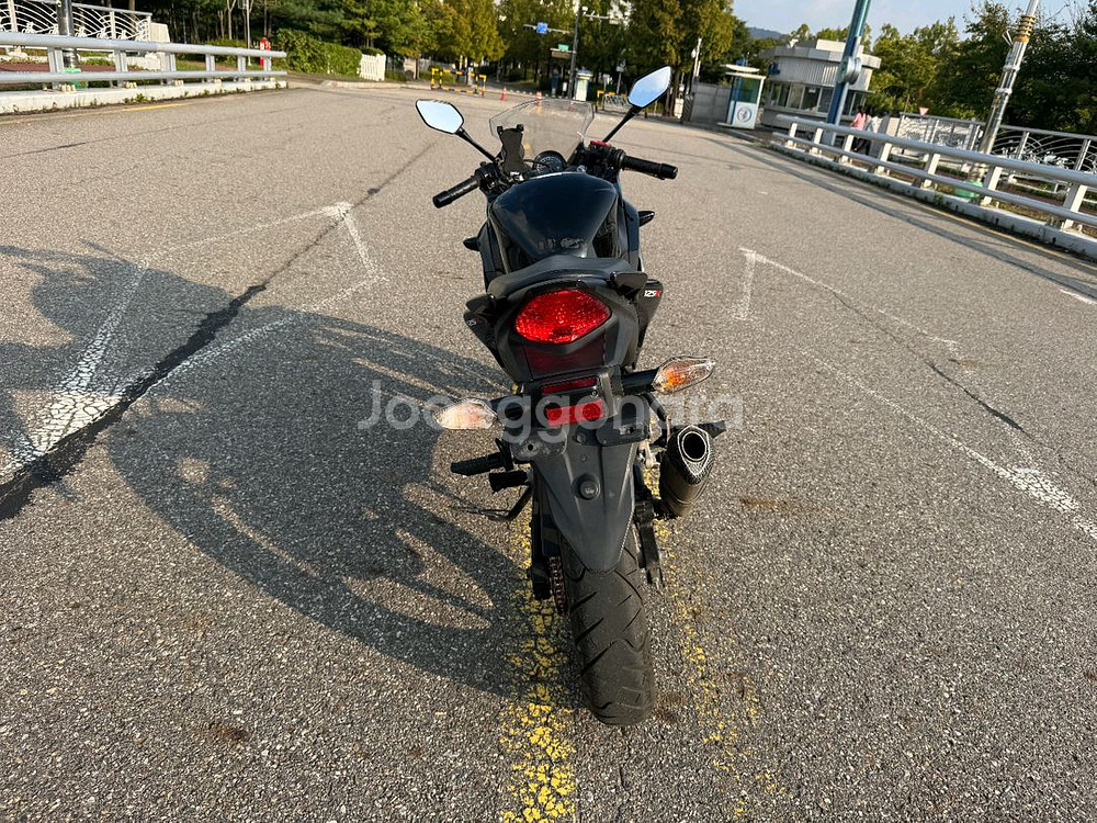 혼다 cbr125 17년형 짧은키로수 판매합니다--5