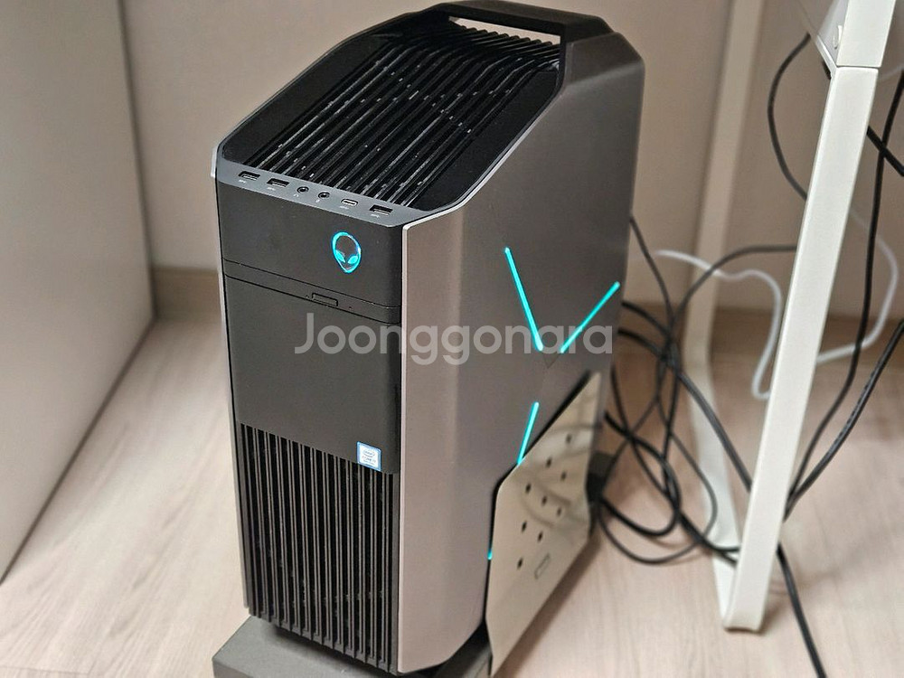 에일리언웨어 데스크탑PC i7 8700 24gb--0
