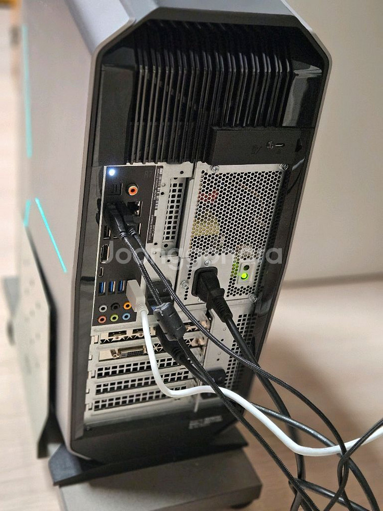 에일리언웨어 데스크탑PC i7 8700 24gb--3