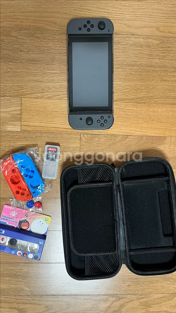 닌텐도 스위치 본체와 함께 다양한 구성품, 그리고 인기--0