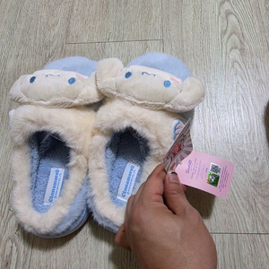 산리오 정품 털슬리퍼 새상품