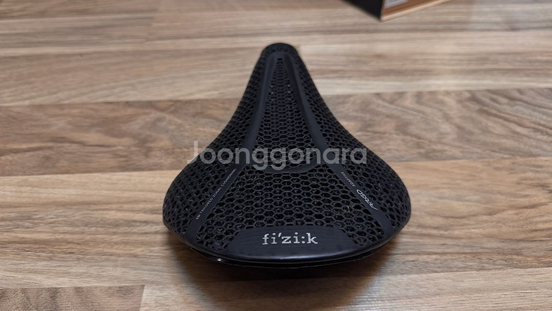 (급매) 피직 벤토 아르고 R3 어댑티브 3D 안장--5