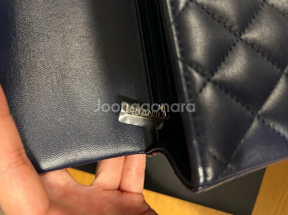 샤넬 뉴미니 탑핸들 / 24년 신강 직접구매 상태최상--1