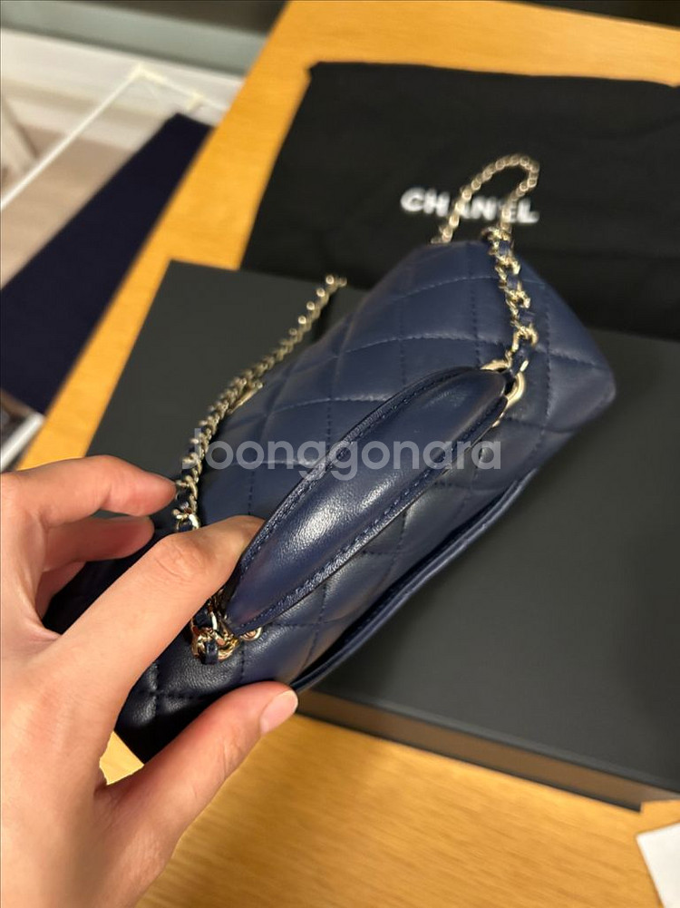 샤넬 뉴미니 탑핸들 / 24년 신강 직접구매 상태최상--5