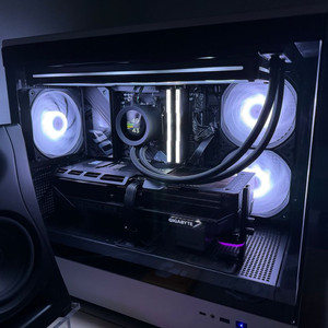데스크탑 완본체 9700x 5070ti 64gb 2tb