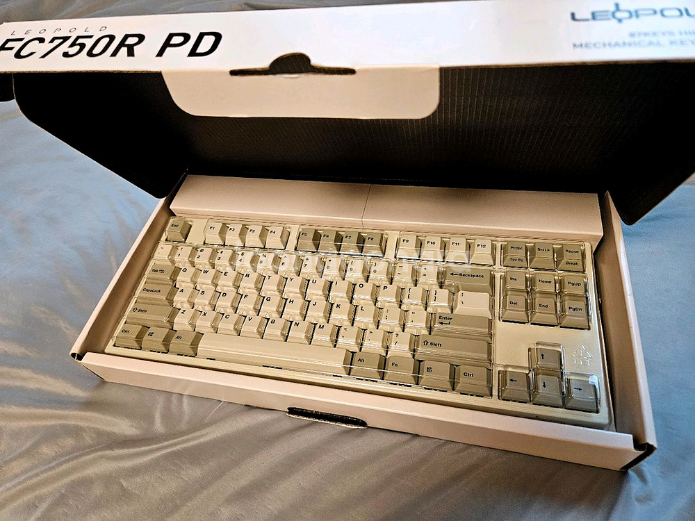 레오폴드 FC750R 갈축 화이트 투톤--0