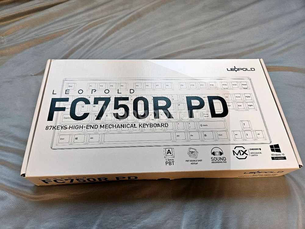 레오폴드 FC750R 갈축 화이트 투톤--1