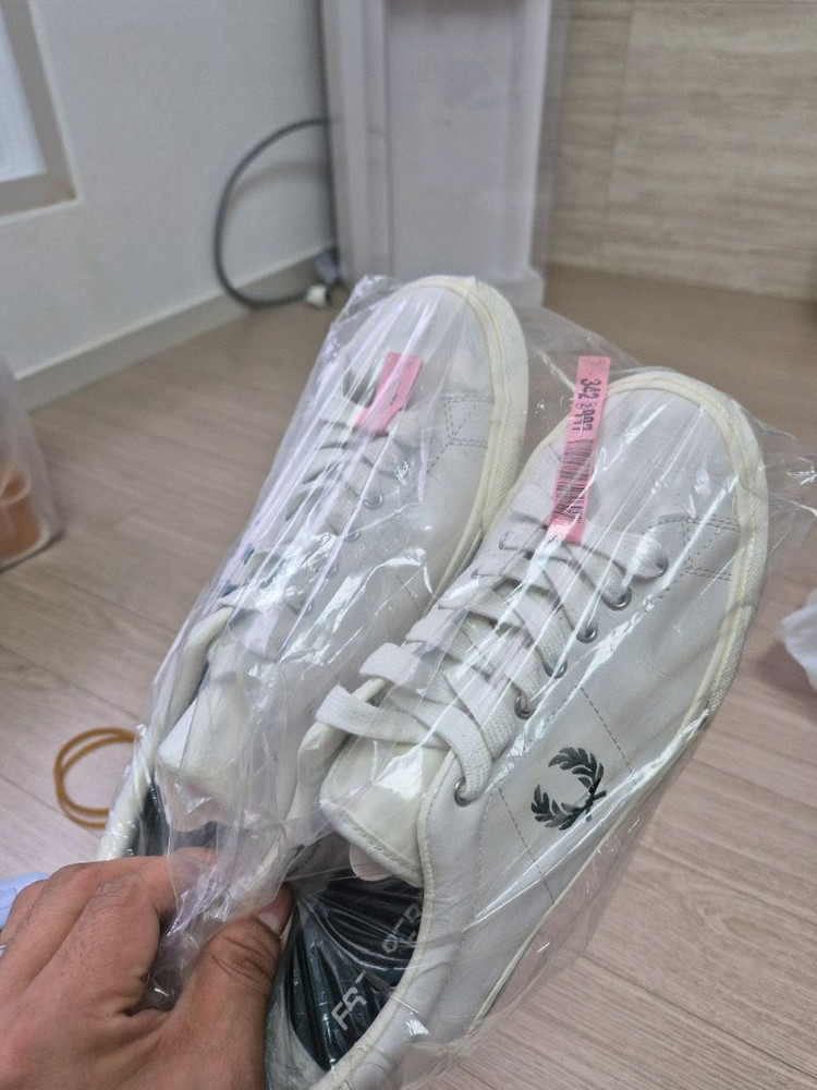 조던1. 나이키킬샷2.프레드페리 280~285 팝니다 이미지