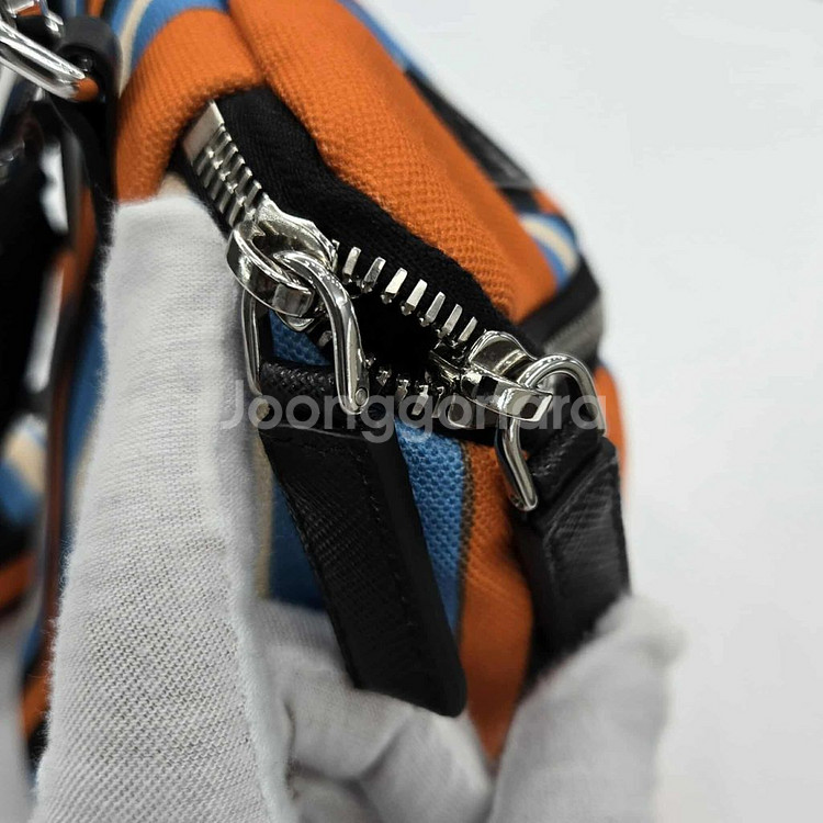 [새상품급]프라다 블랙 삼각로고 메신저백 크로스백--5