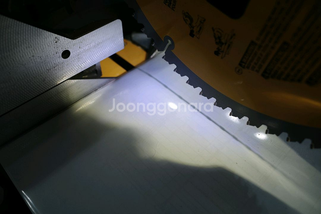 디월트 DCS781 N 충전 12인치 각도절단기--4