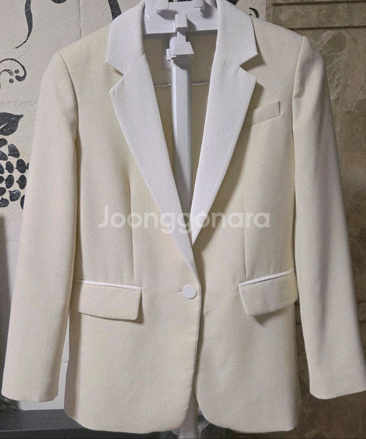 산드로 정품 자켓 판매합니다--1