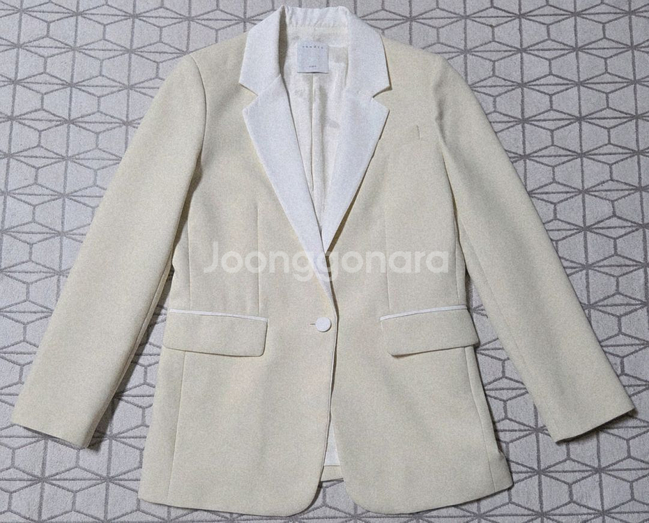 산드로 정품 자켓 판매합니다--2