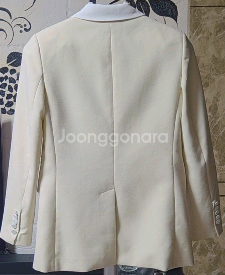 산드로 정품 자켓 판매합니다--5