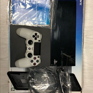 PS4 초기형 팝니다 (박스있음,펌웨어 9.0)