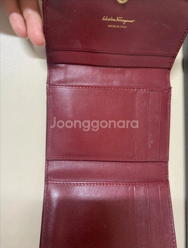 페라가모 버건디 카드 지갑--1