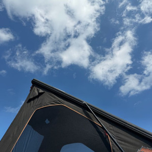 코리아오버랜더 버뮤다1450 초저상 루프탑텐트 팝니다