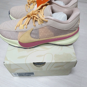 새상품 나이키정품 줌프릭5 270 사이즈 팝니다