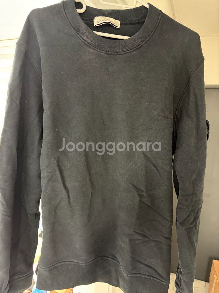 스톤아일랜드 맨투맨 블랙 색상 100(L) 사이즈--0