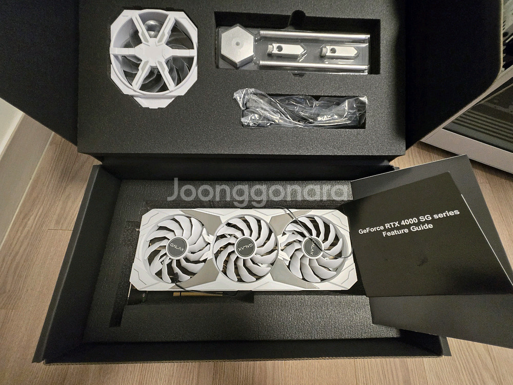 갤럭시4090 화이트 팝니다--0
