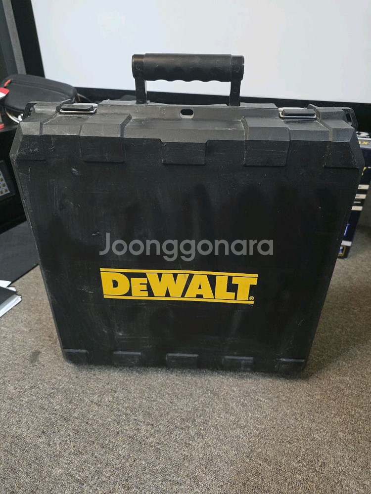 DeWALT 디월트 DCN890 충전식 네일러--9