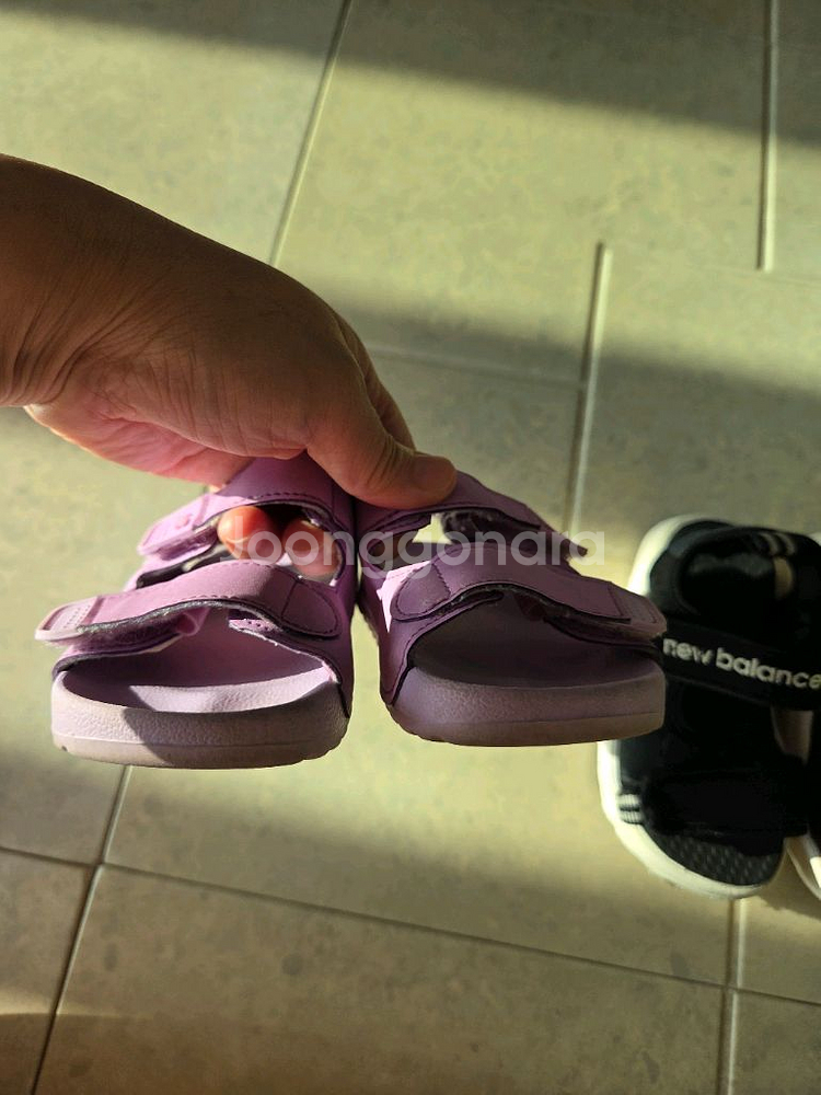 뉴발란스 키즈 샌들 140 2개--1