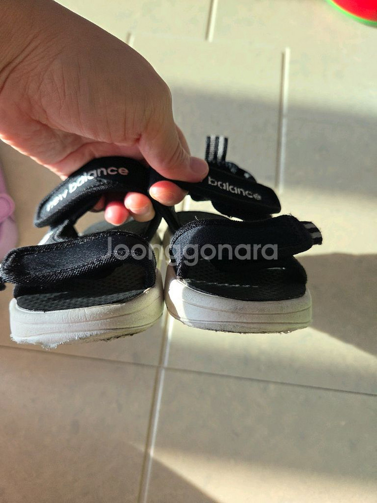 뉴발란스 키즈 샌들 140 2개--5